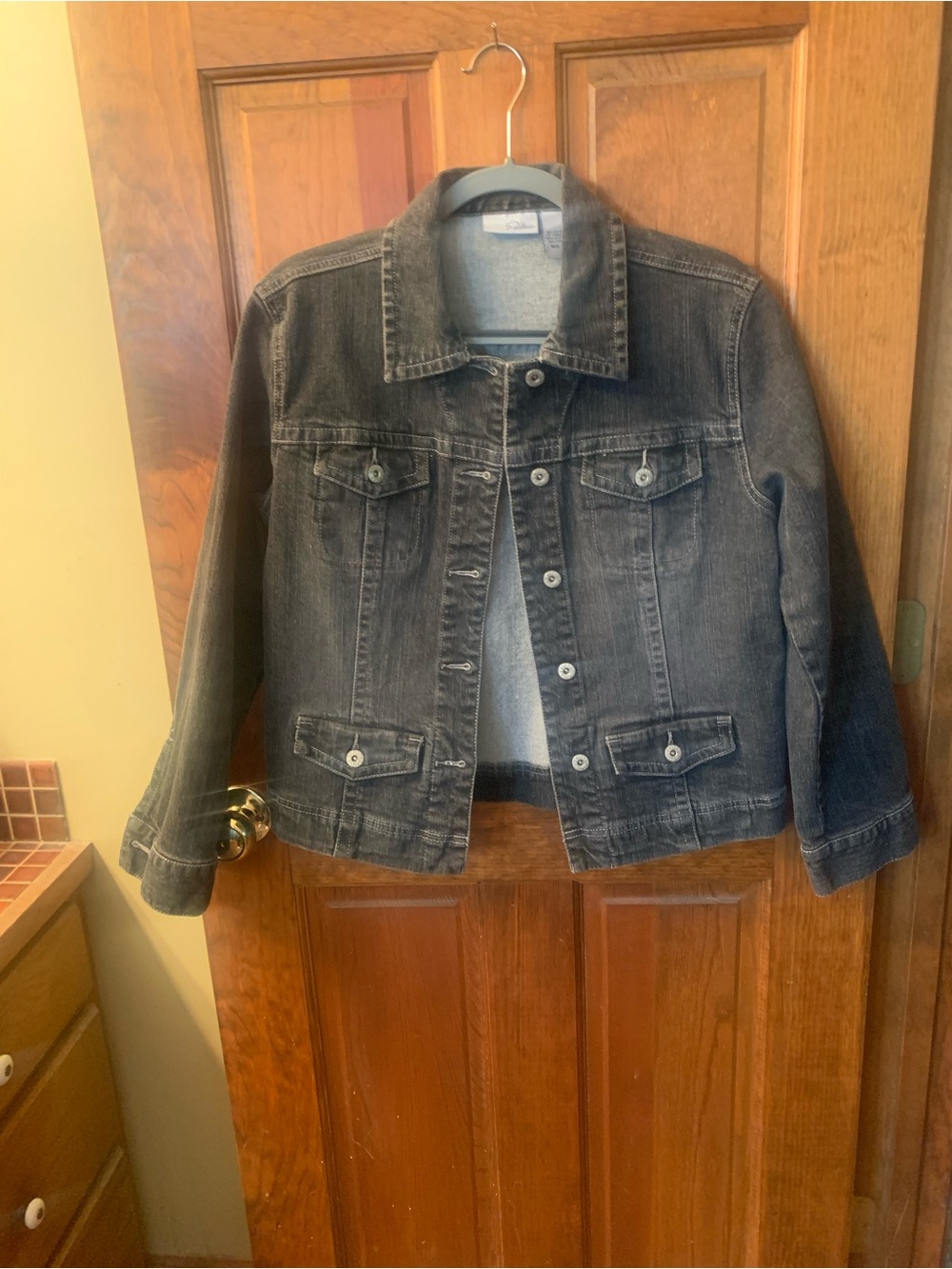 Chico's Platinum BLACK-GRAY denim trucker jacket. Size 1 or 8-10 Medium.